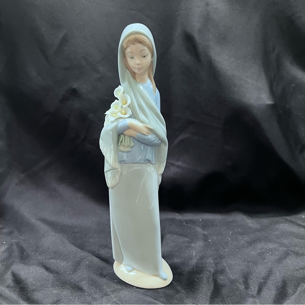 LLADRO DAISA LADY WITH CALA LILIES Hand Made In Spain Porcelain Figurine Vinage‎